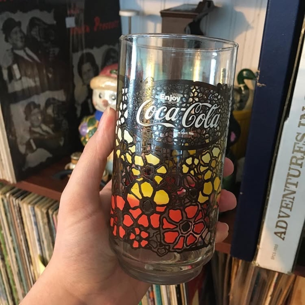 1970 Coca C O L A Flower P O W E R glass